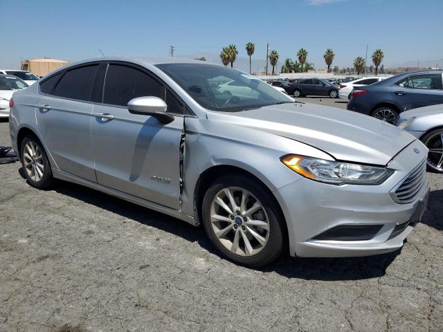 Седаны FORD FUSION 2017 Серебристый