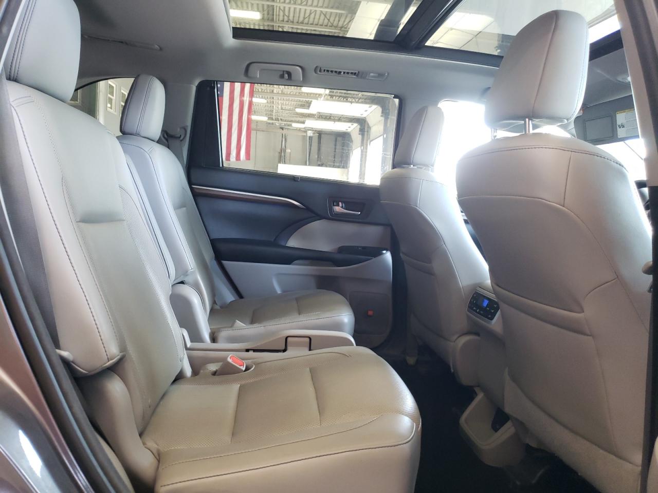 2016 Toyota Highlander Limited VIN: 5TDDKRFH8GS240515 Lot: 65325475