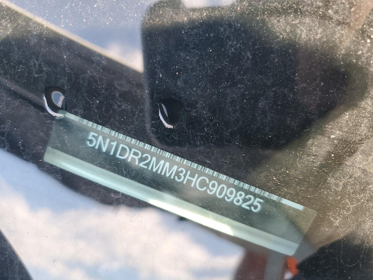 2017 Nissan Pathfinder S VIN: 5N1DR2MM3HC909825 Lot: 65070325