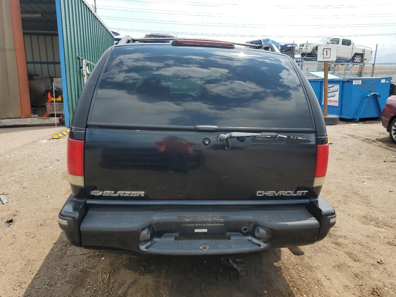 1998 Chevrolet Blazer VIN: 1GNDT13W2W2225782 Lot: 65555915