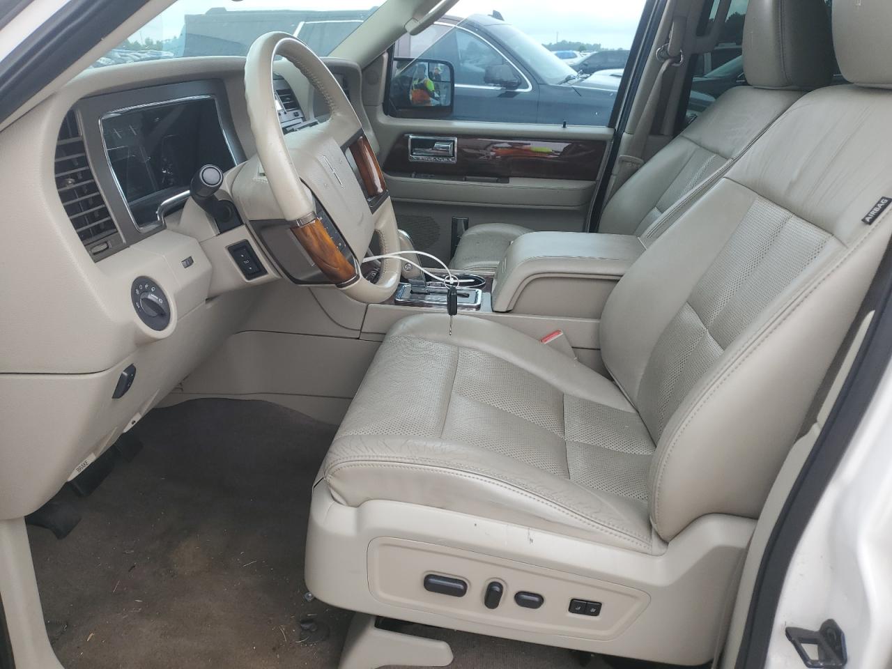 5lmjj2j52cel01151 5LMJJ2J52CEL01151 2012 Lincoln Navigator