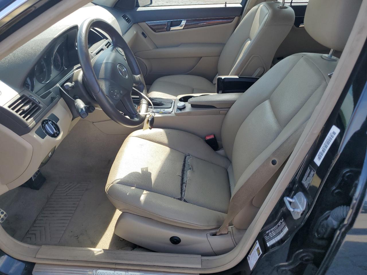 2010 Mercedes-Benz C 300 VIN: WDDGF5EB4AR093127 Lot: 64737895