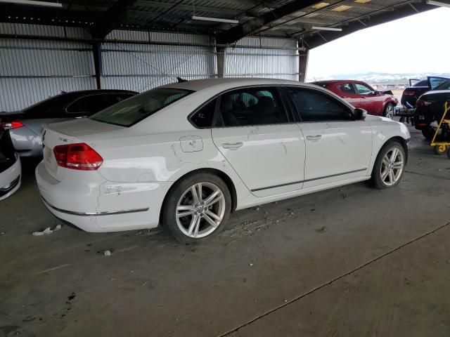  VOLKSWAGEN PASSAT 2015 Белы