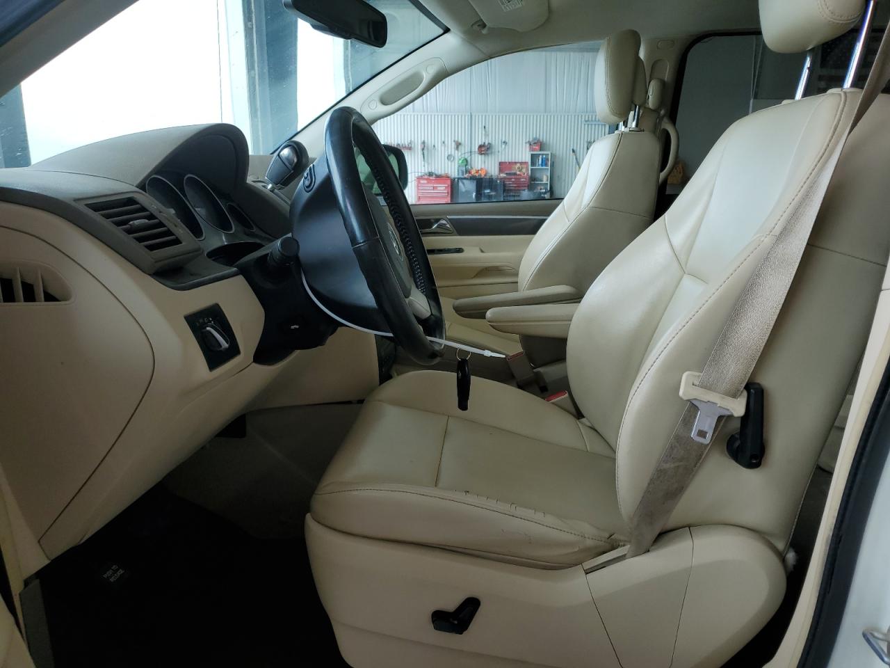 2010 Volkswagen Routan Se VIN: 2V4RW3D10AR294345 Lot: 64961955