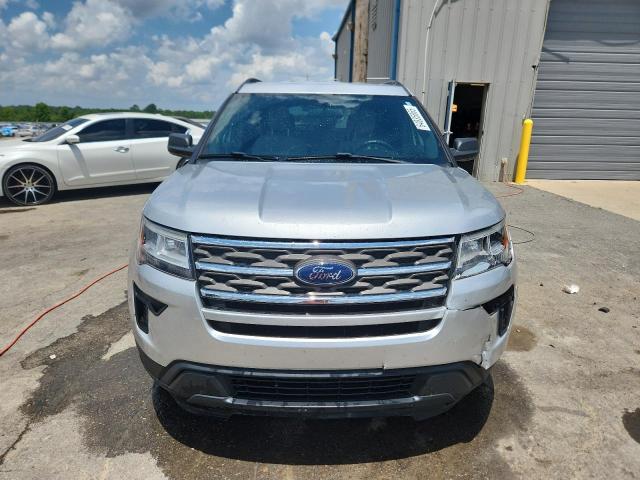  FORD EXPLORER 2018 Srebrny