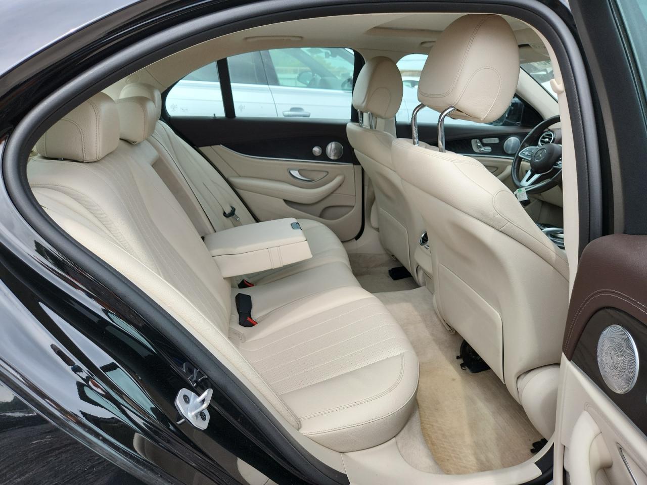 2019 Mercedes-Benz E 300 4Matic VIN: WDDZF4KB4KA533726 Lot: 63042345
