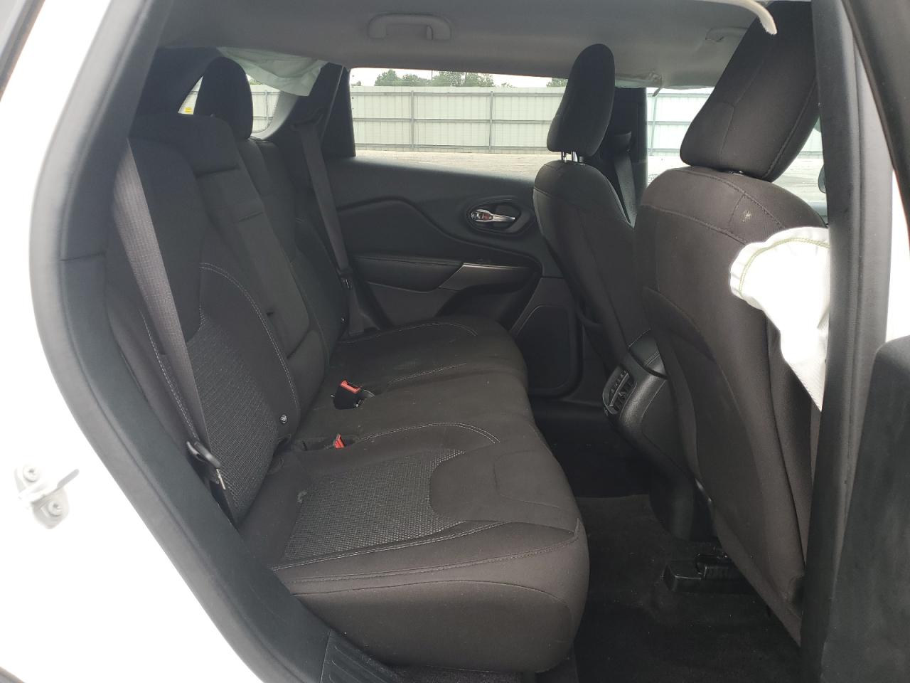 2019 Jeep Cherokee Latitude VIN: 1C4PJLCX9KD120252 Lot: 64590385