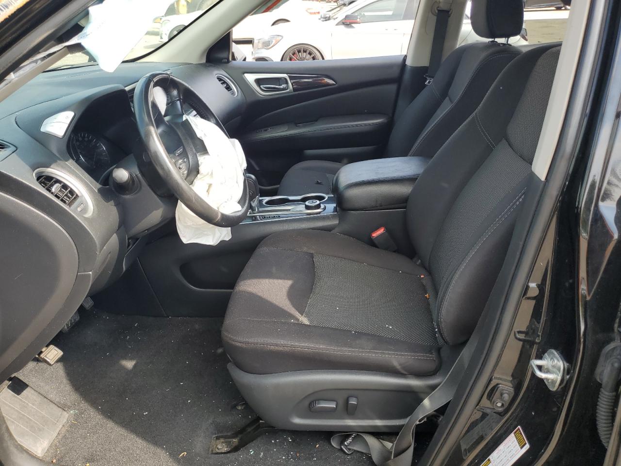 2019 Nissan Pathfinder S VIN: 5N1DR2MM8KC638137 Lot: 63346595