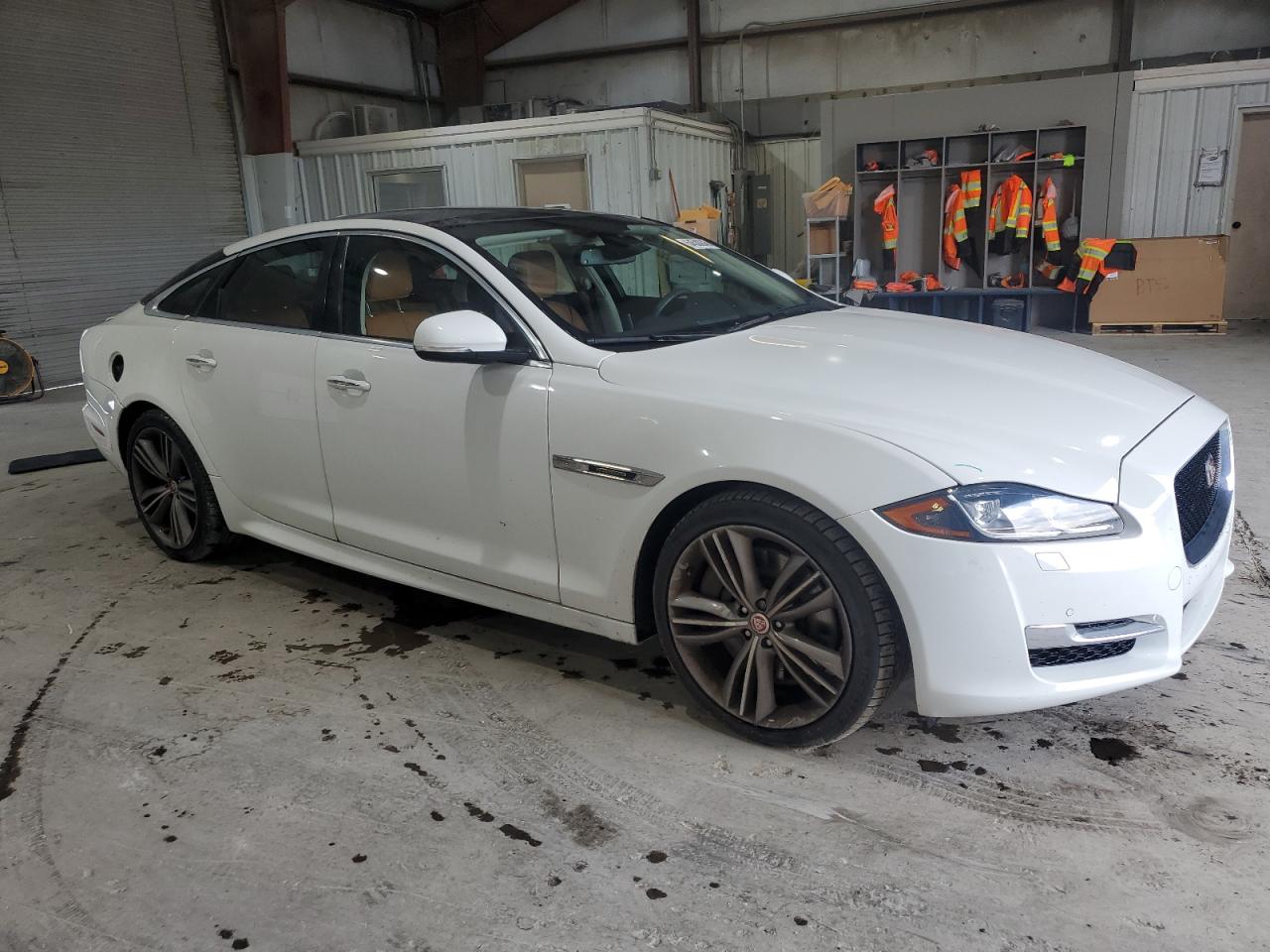 sajwa1ce5gmv98062 SAJWA1CE5GMV98062 2016 Jaguar Xj Supercharged