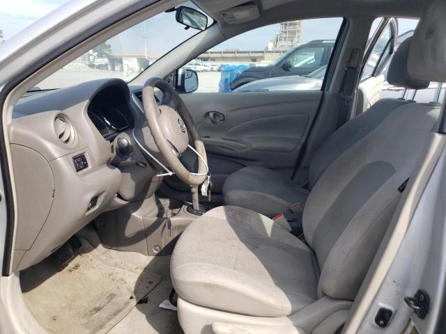Sedans NISSAN VERSA 2012 Srebrny