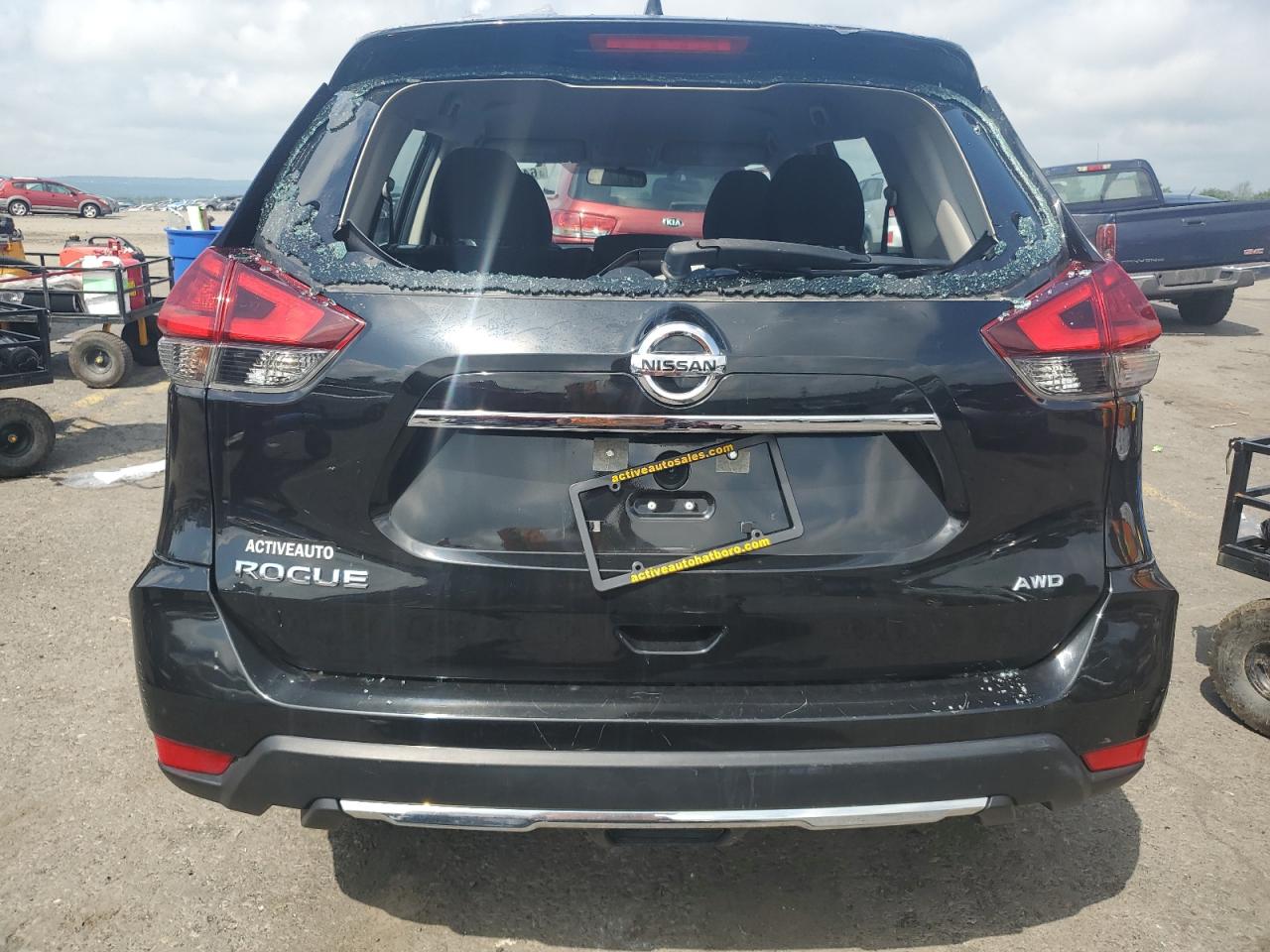 VIN: KNMAT2MV9HP537904 2017 NISSAN ROGUE
