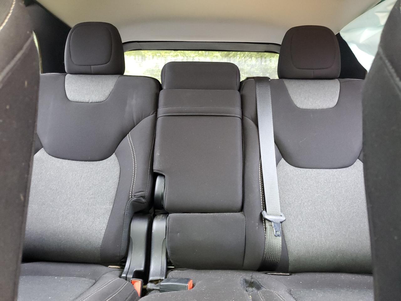 2015 Jeep Cherokee Sport VIN: 1C4PJLAS9FW591786 Lot: 63908865