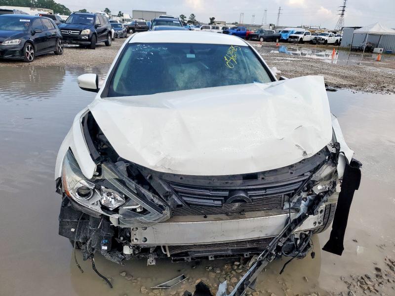  NISSAN ALTIMA 2018 Белы