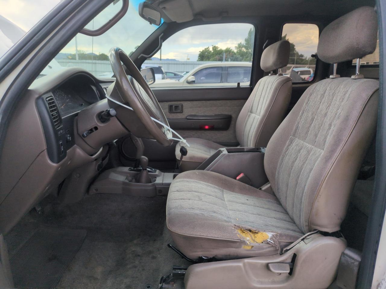 1998 Toyota Tacoma Xtracab VIN: 4TAWN72NXWZ062261 Lot: 62871085