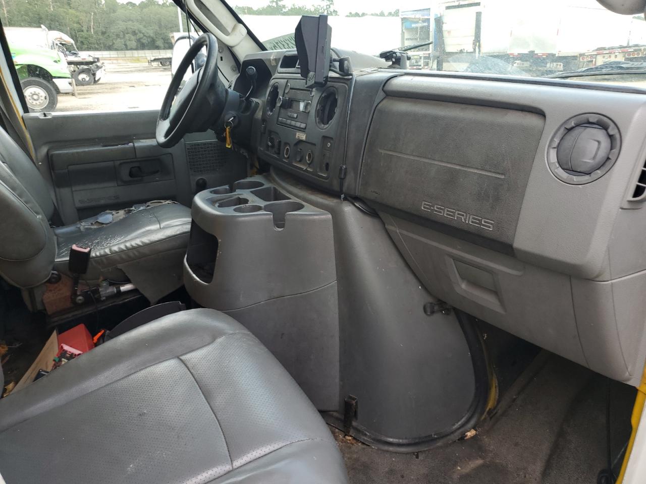 2012 Ford Econoline E350 Super Duty Cutaway Van VIN: 1FDWE3FS4CDA65173 Lot: 62023315