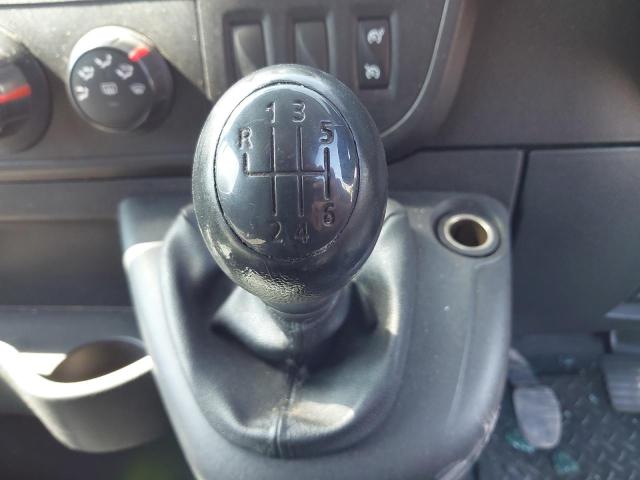 2016 NISSAN NV400 SE D