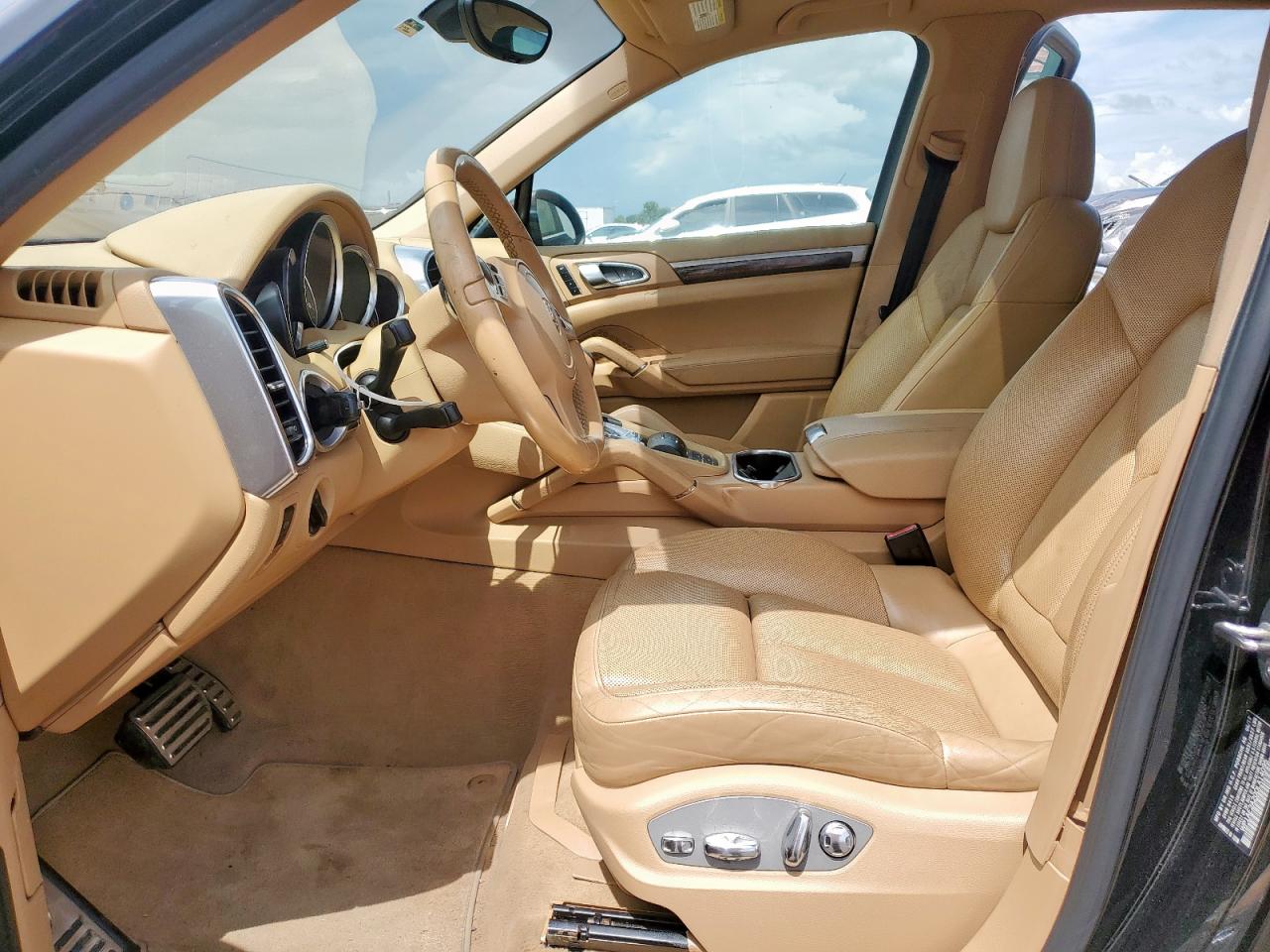 2013 Porsche Cayenne S Hybrid VIN: WP1AE2A20DLA14095 Lot: 64215625