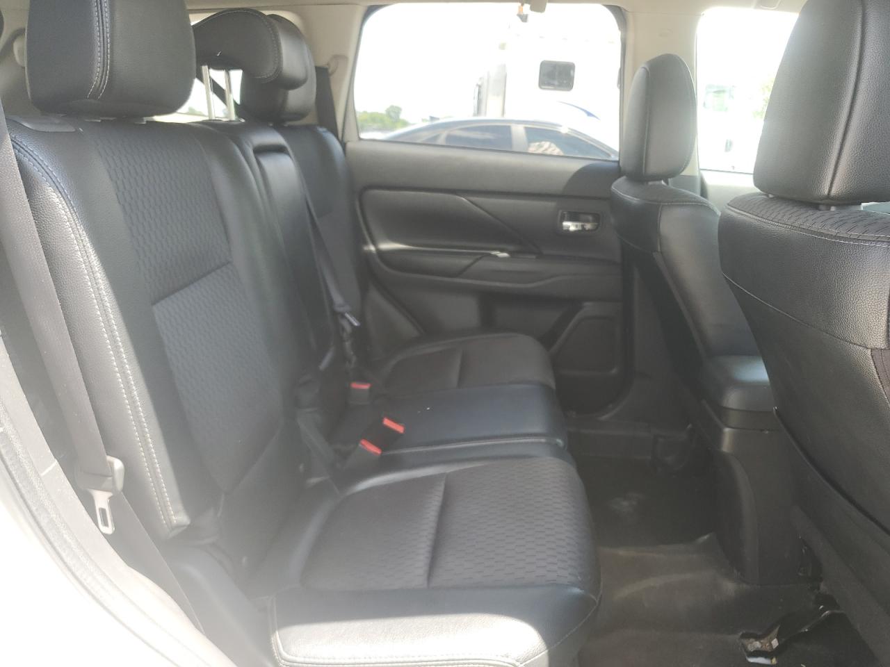 2015 Mitsubishi Outlander Se VIN: JA4AZ3A32FZ013030 Lot: 64037235