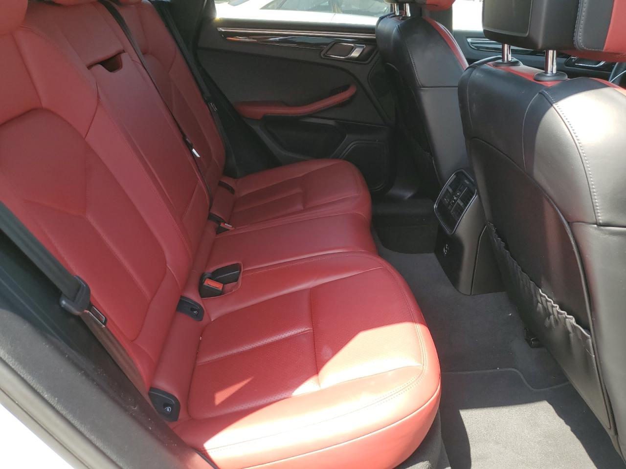 2020 Porsche Macan VIN: WP1AA2A50LLB10197 Lot: 63107635