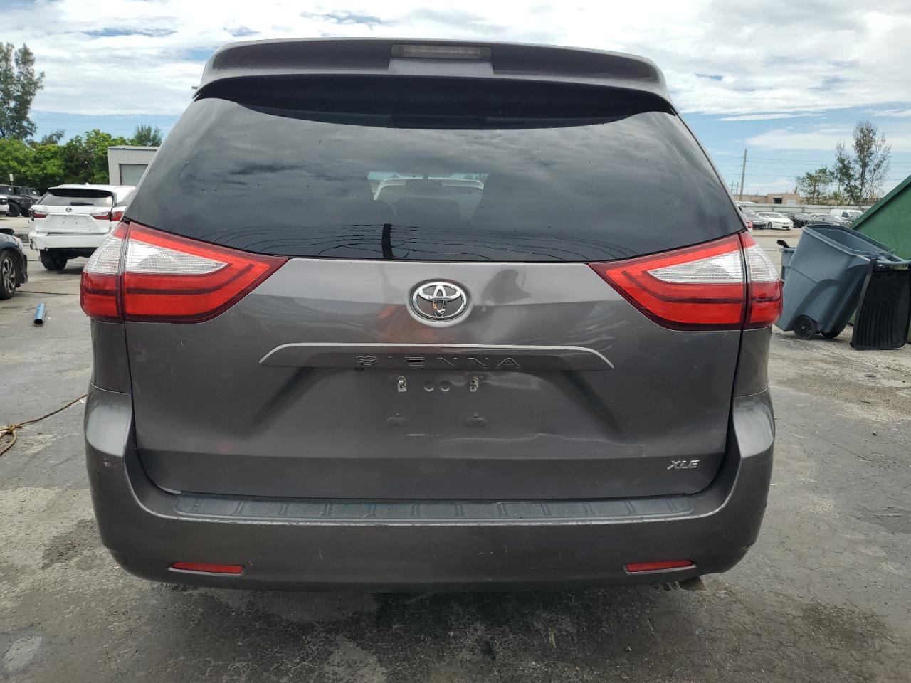 5tdyk3dc2gs748842 5TDYK3DC2GS748842 2016 Toyota Sienna Xle