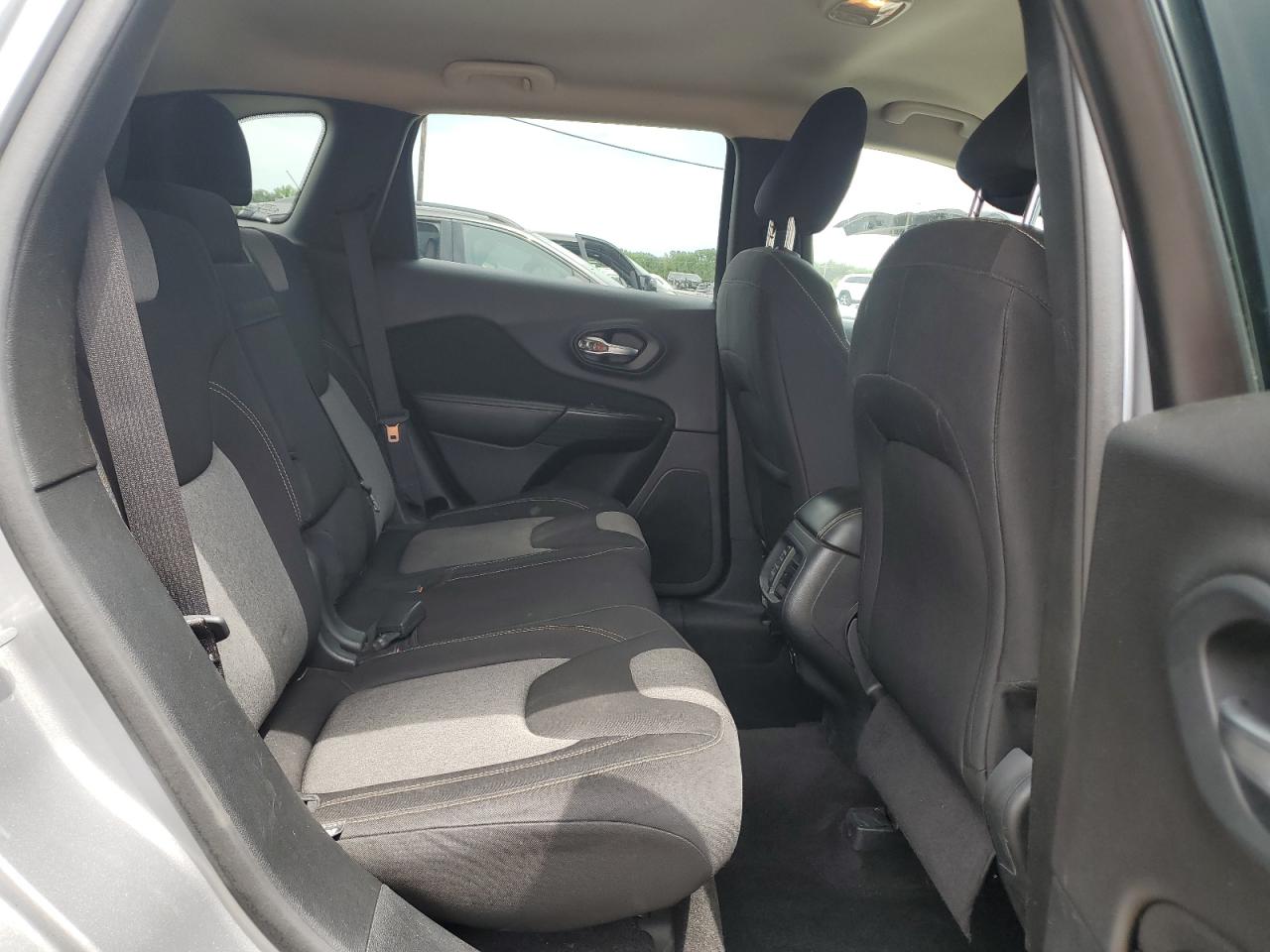 2014 Jeep Cherokee Latitude VIN: 1C4PJMCB1EW105053 Lot: 64969075