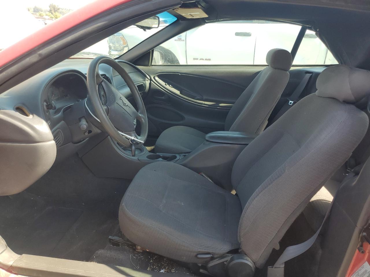 2000 Ford Mustang VIN: 1FAFP4441YF283808 Lot: 63152115