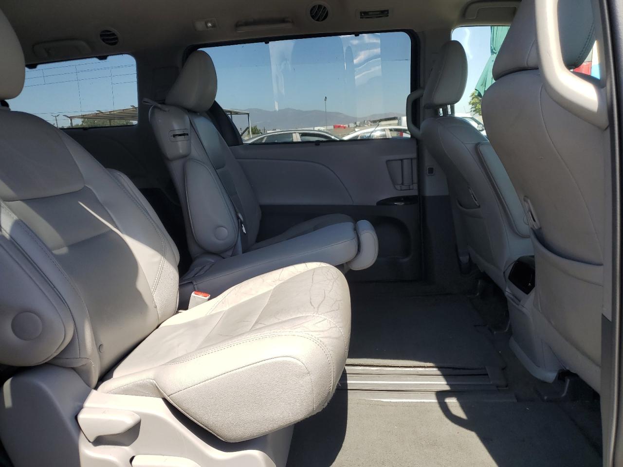2015 Toyota Sienna Xle VIN: 5TDYK3DC3FS630720 Lot: 64542895