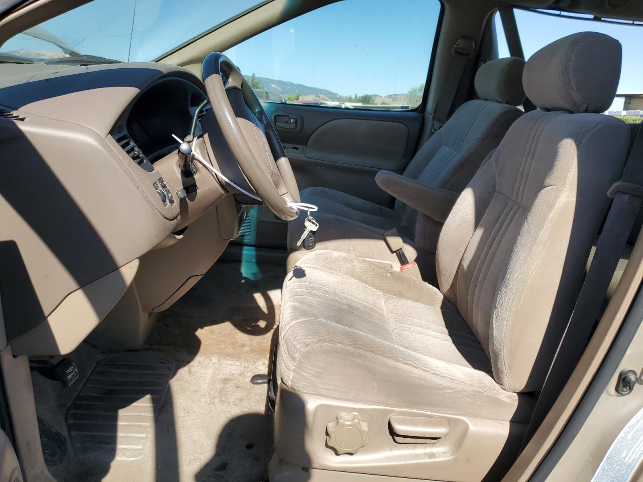 2002 Toyota Sienna Ce VIN: 4T3ZF19C32U487945 Lot: 64080805