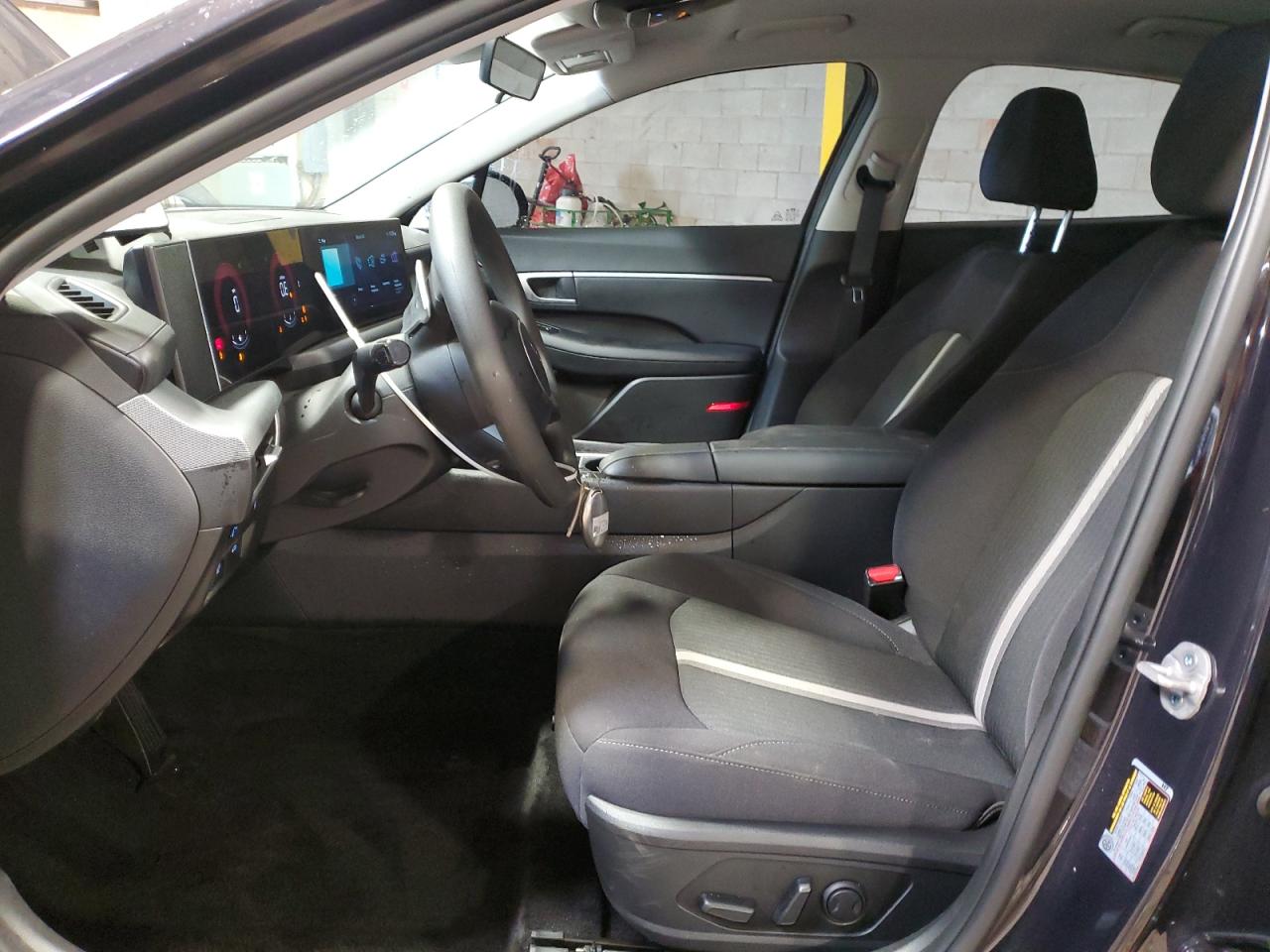 2025 Hyundai Sonata Sel VIN: KMHL64JA2SA489570 Lot: 64290905