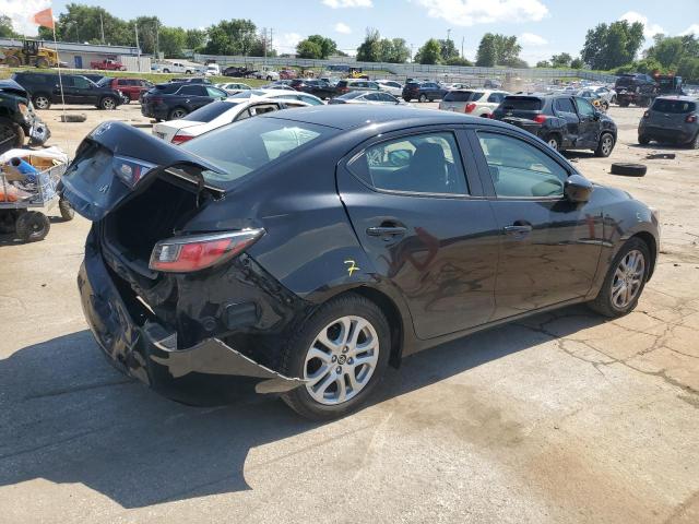  TOYOTA YARIS 2017 Czarny