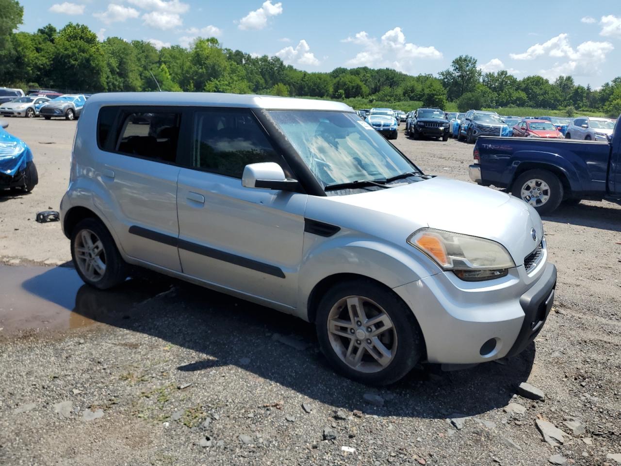 2010 Kia Soul + VIN: KNDJT2A25A7042597 Lot: 65268755