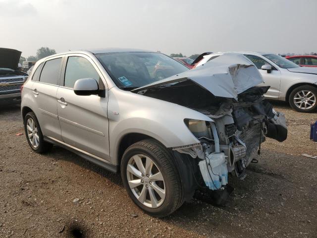  MITSUBISHI OUTLANDER 2015 Srebrny