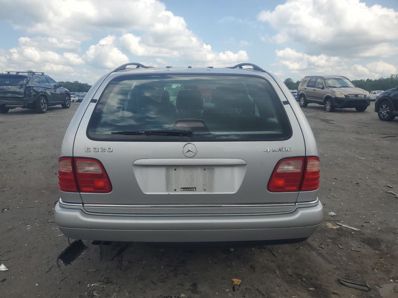 1998 Mercedes-Benz E 320 4Matic VIN: WDBJH82F6WX001973 Lot: 63222205