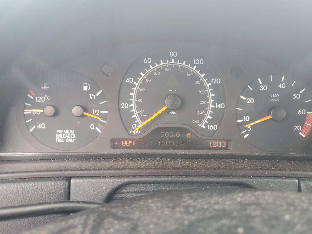 1998 Mercedes-Benz E 320 4Matic VIN: WDBJH82F6WX001973 Lot: 63222205