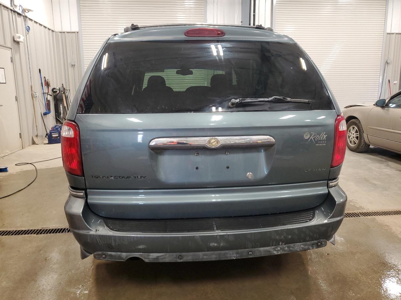 2005 Chrysler Town & Country Limited VIN: 2C8GP64L75R530463 Lot: 62887035