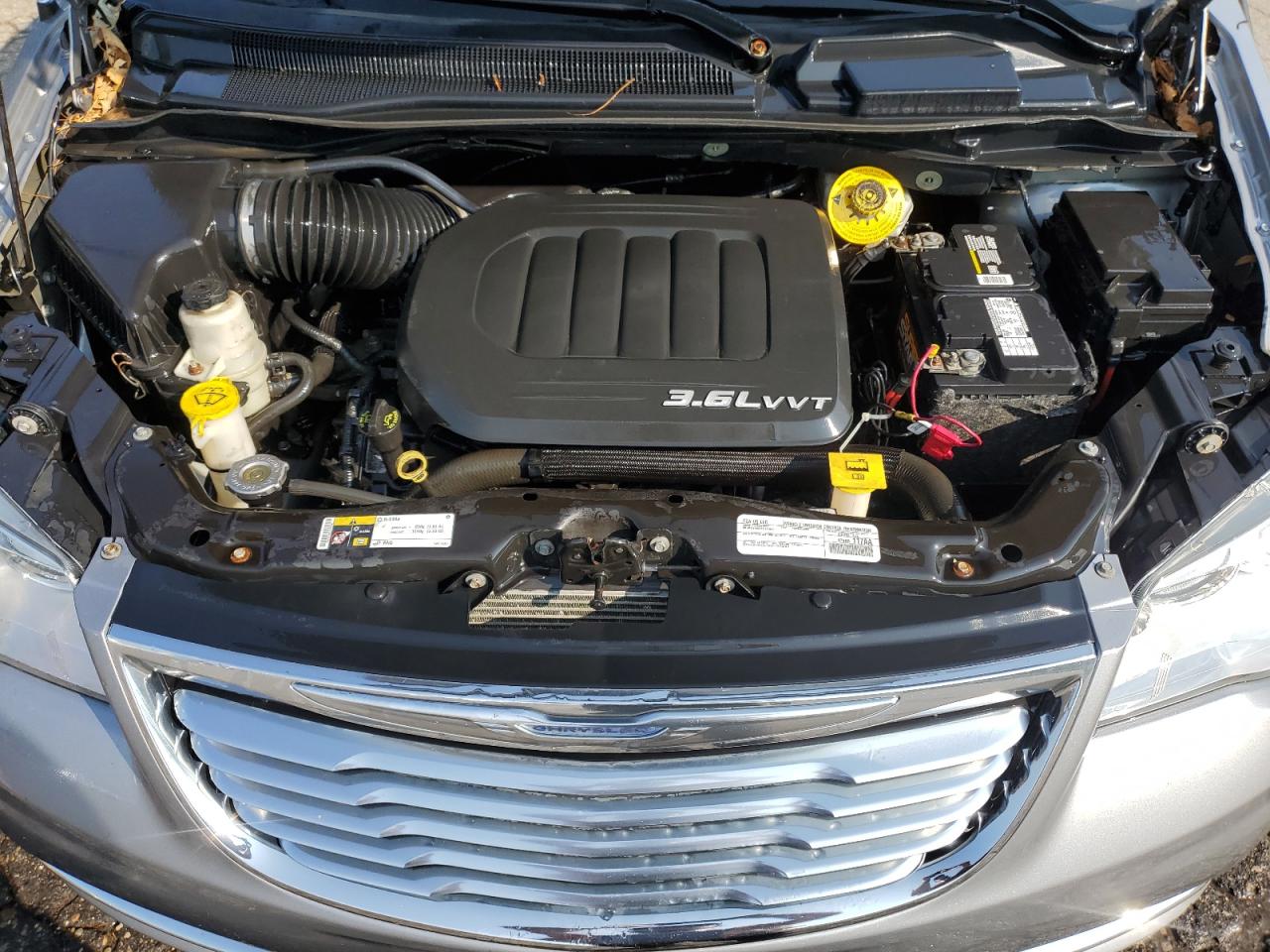 2015 Chrysler Town & Country Limited Platinum VIN: 2C4RC1GG1FR711261 Lot: 65041295