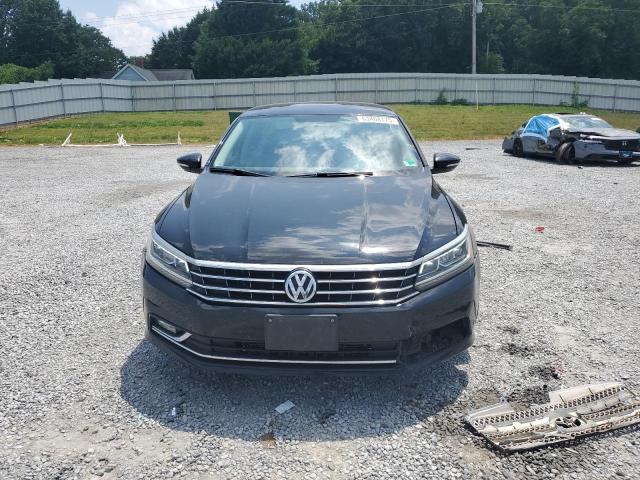 Sedans VOLKSWAGEN PASSAT 2016 Czarny