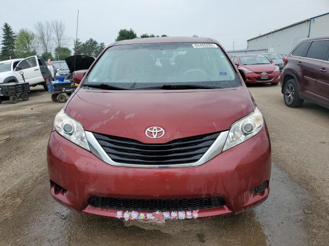 2013 TOYOTA SIENNA LE  