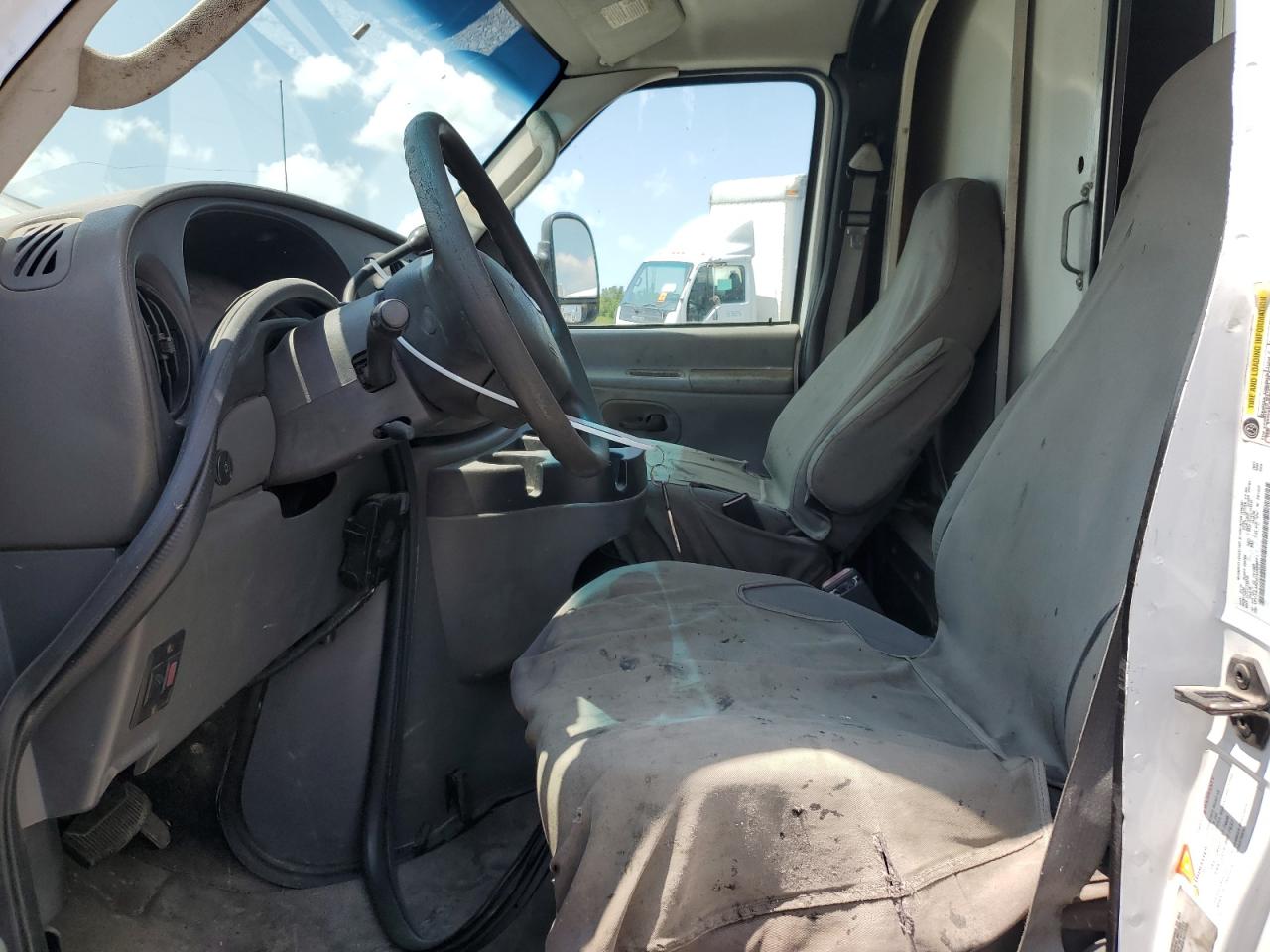 2007 Ford Econoline E450 Super Duty Cutaway Van VIN: 1FDXE45P87DA70471 Lot: 64137365