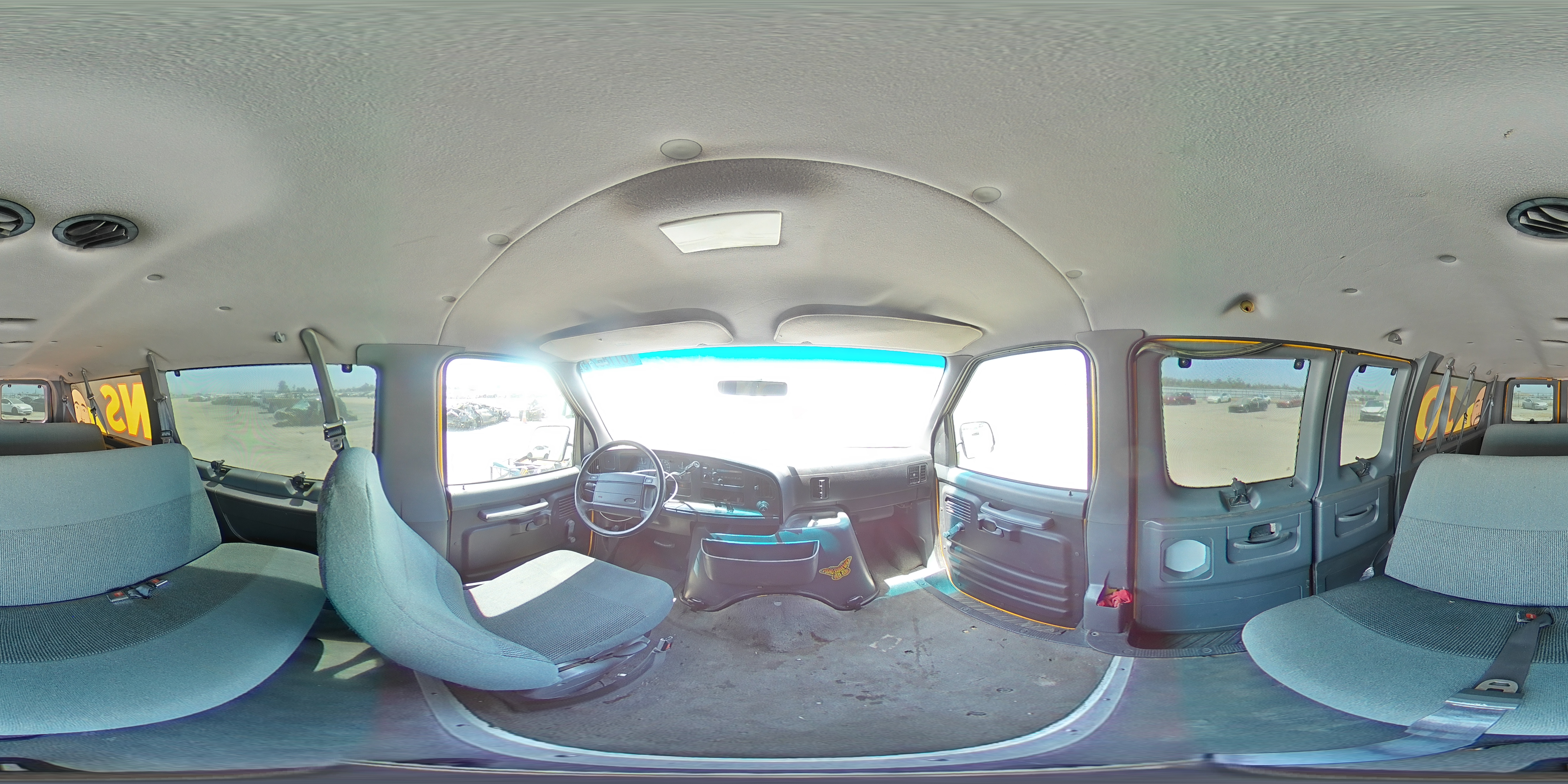 1995 Ford Econoline E350 VIN: 1FBHE31H5SHB24705 Lot: 61186715