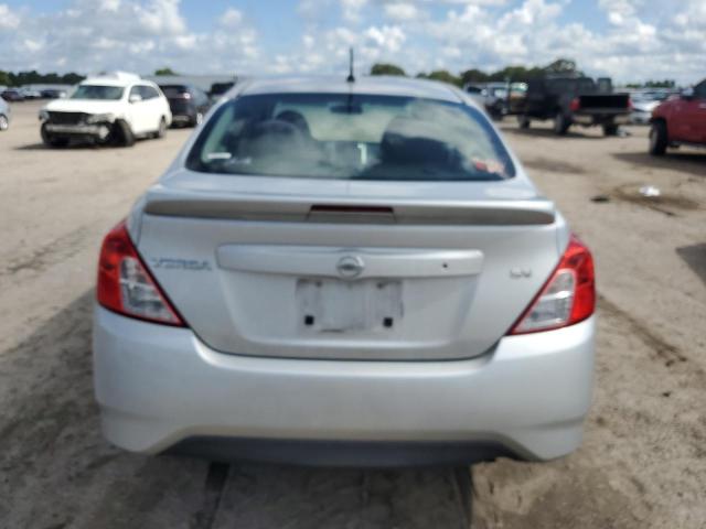  NISSAN VERSA 2017 Silver
