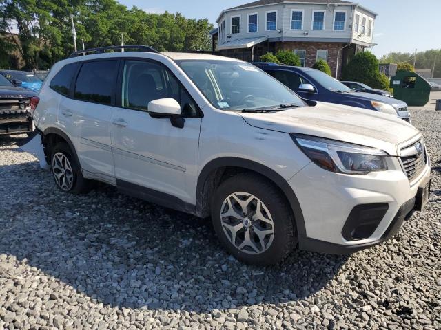  SUBARU FORESTER 2021 Белы