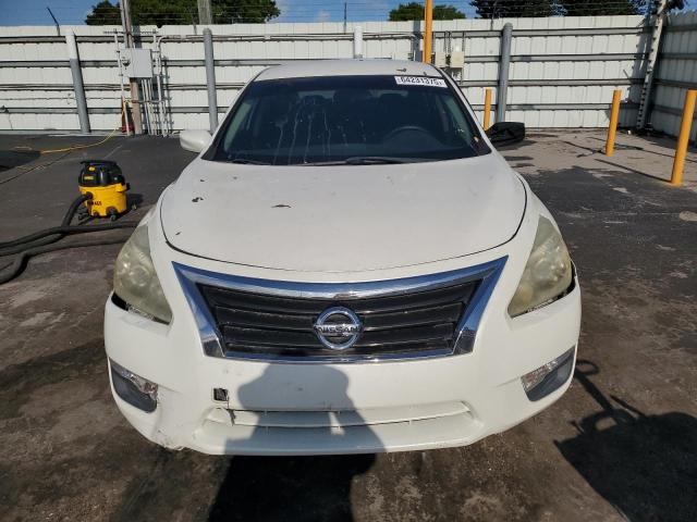 Седаны NISSAN ALTIMA 2014 Белы
