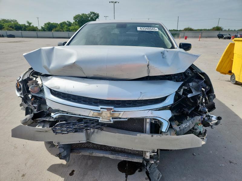Sedans CHEVROLET MALIBU 2016 Srebrny