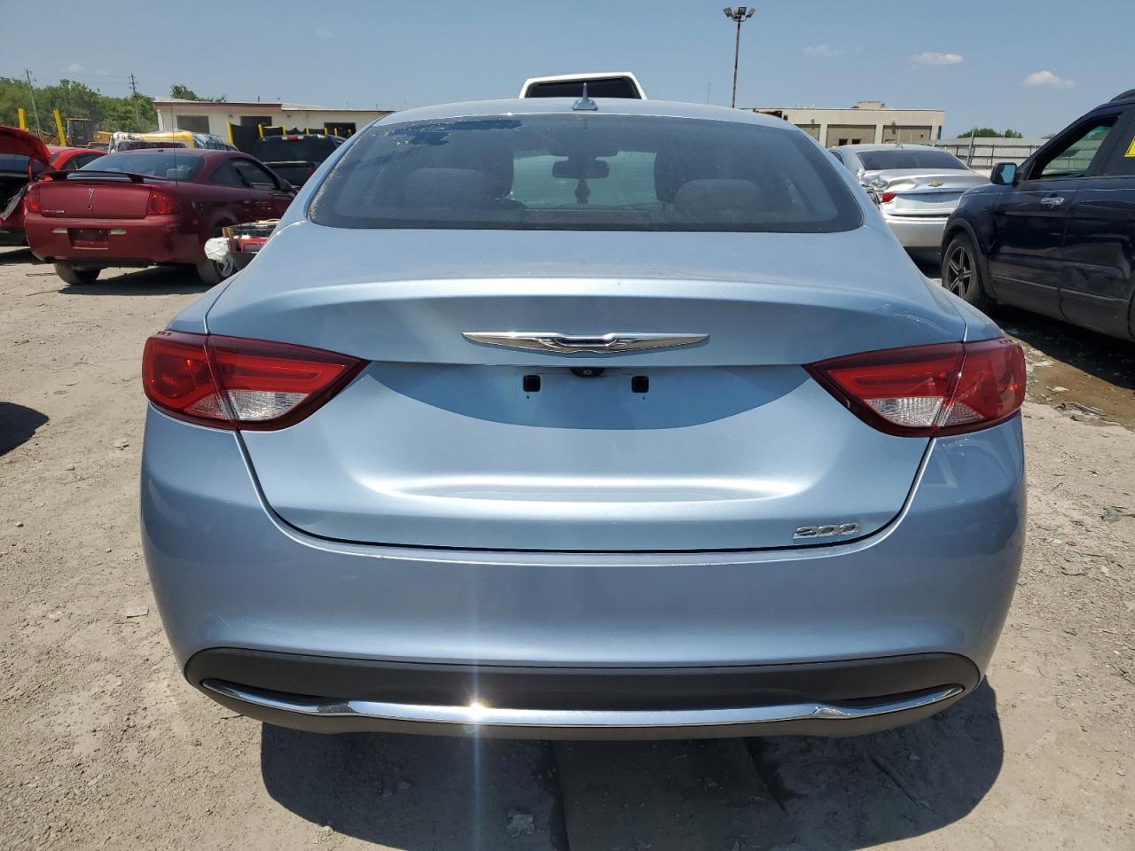 2015 Chrysler 200 Limited VIN: 1C3CCCABXFN662237 Lot: 66720225