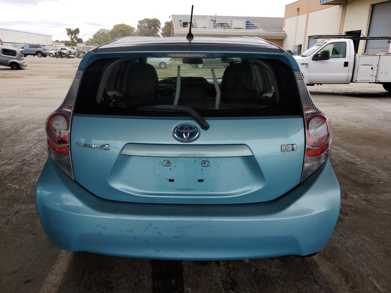 2013 Toyota Prius C VIN: JTDKDTB32D1046872 Lot: 64664235