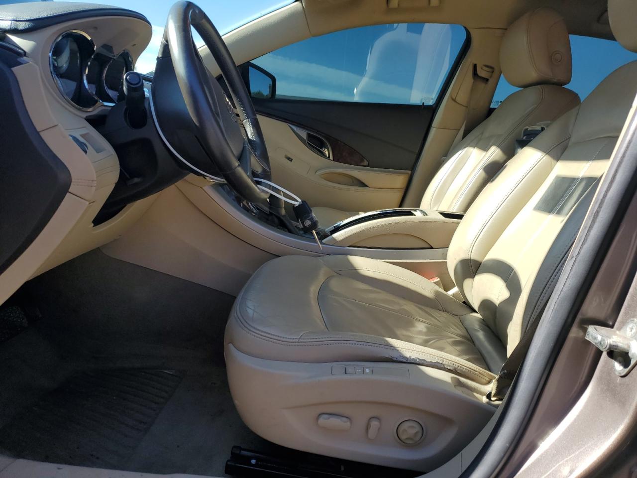 2010 Buick Lacrosse Cxl VIN: 1G4GC5EG8AF250587 Lot: 63001195