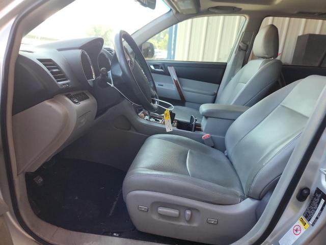  TOYOTA HIGHLANDER 2013 Серебристый