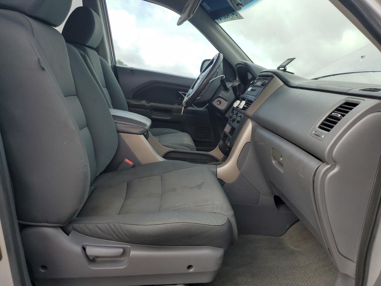 2007 Honda Pilot Lx VIN: 5FNYF28147B007166 Lot: 64746615