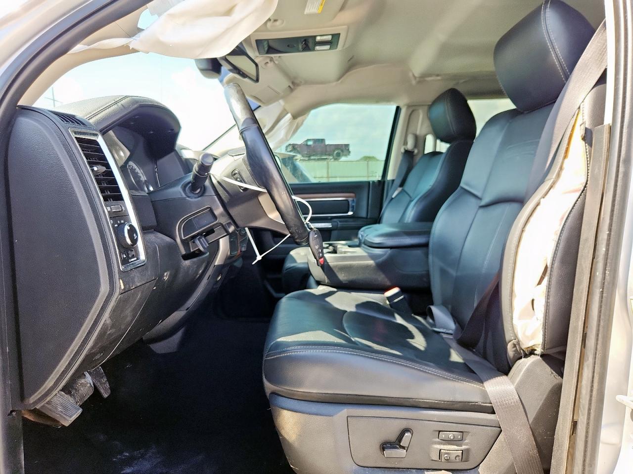 2018 Ram 2500 Laramie VIN: 3C6UR5FL3JG216631 Lot: 63998675
